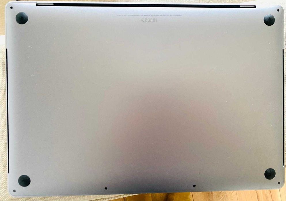 Macbook Pro 2019 I7 16"