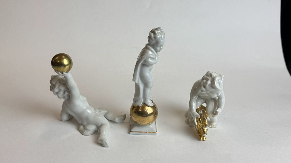 Фарфоровая статуэтка