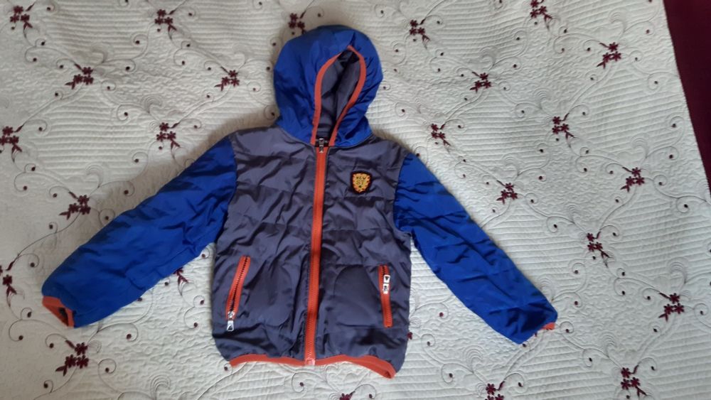 Куртка на 6-7лет