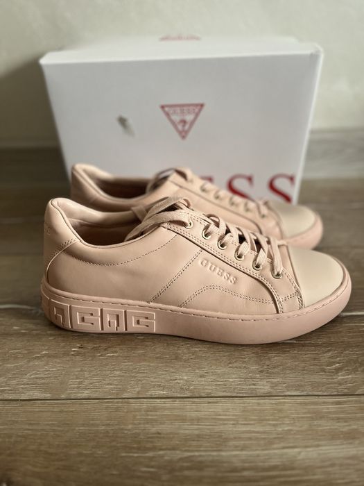 Дамски кецове Guess - Размер 41