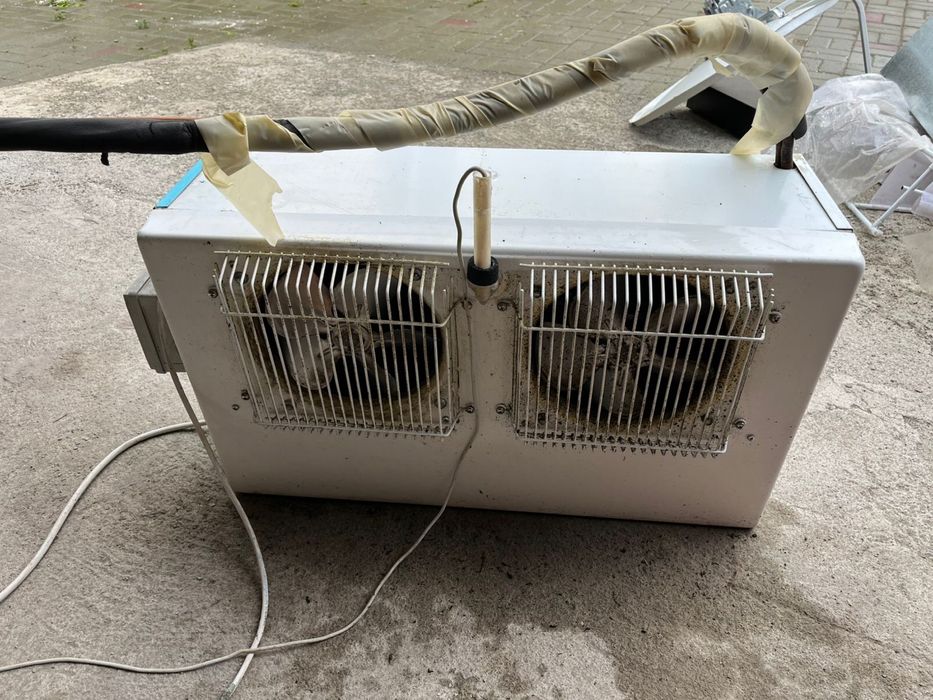 Продам оборудование для кафе.