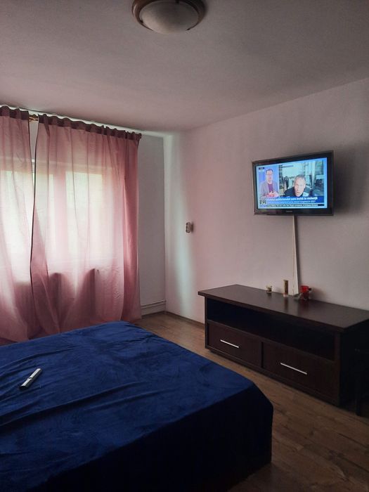 Ofer spre închiriere apartament 2 camere
