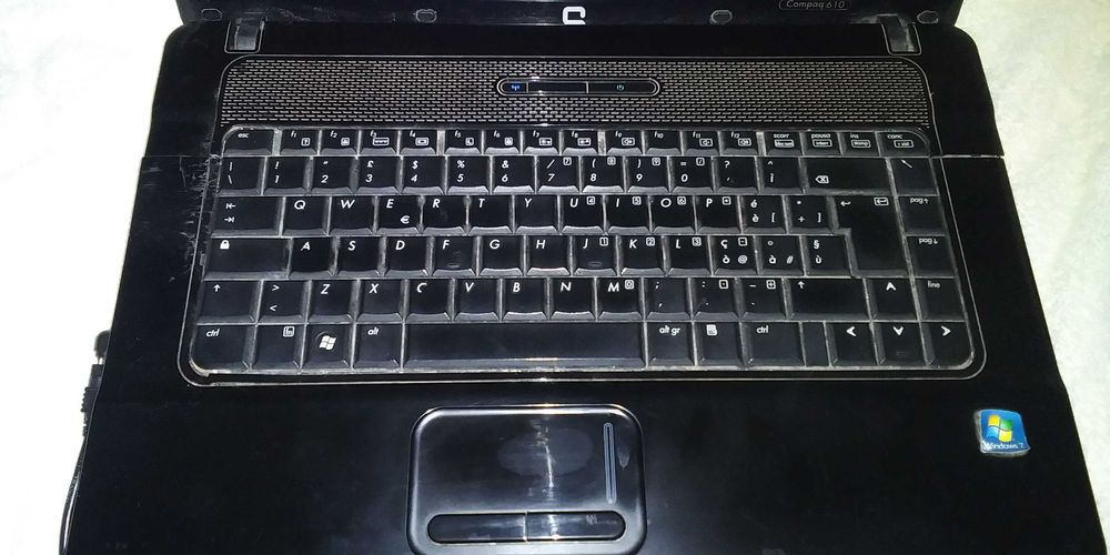 Laptop HP Compaq 610- pentru piese sau colectie