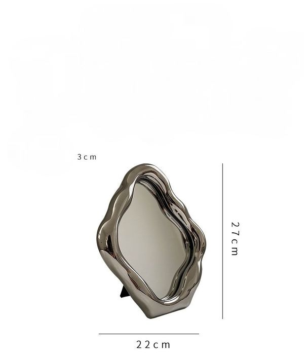 В наличии шикарное зеркало