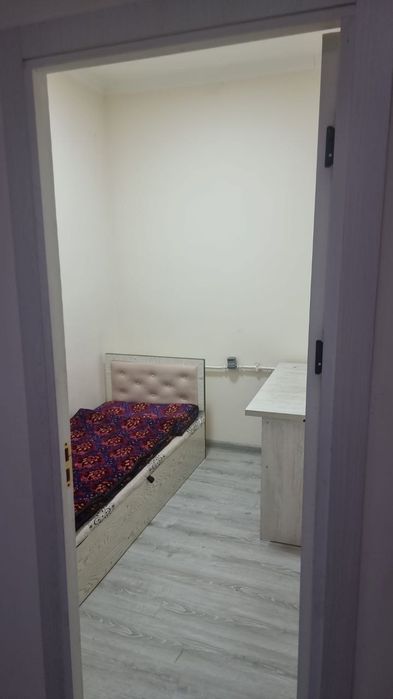 Продаю квартиру Яшнабадский р-он Авиасозлар-2 38м2. 1-ком в 2-х 1-этаж