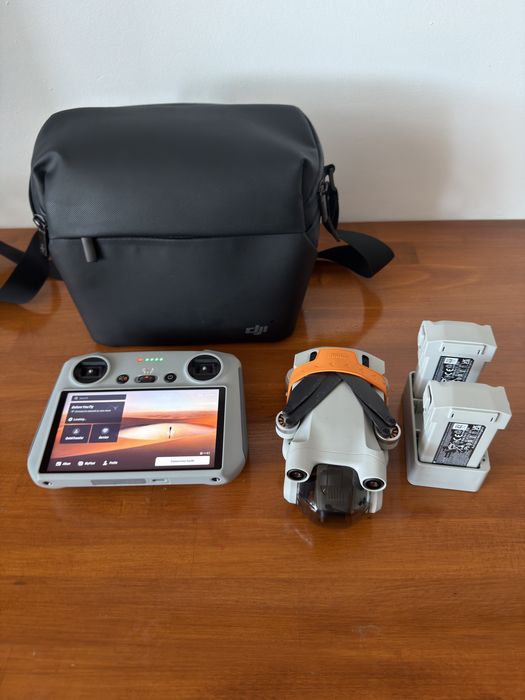DJI mini 3 PRO + Smart RC cu display