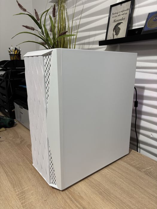 Геймърски компютър Intel i5 7500/RX580 8GB/16 Ram/512 ssd/550W