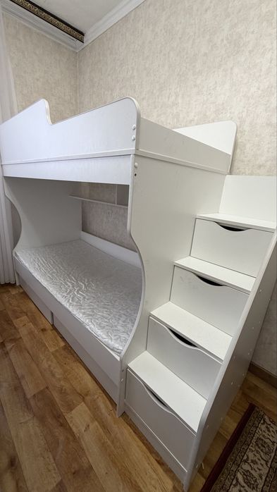 Двухярусная кровать