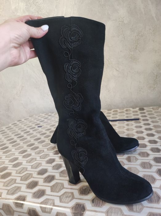 Продам демисезонные сапоги