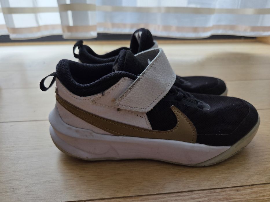 Adidasi Nike marimea 35