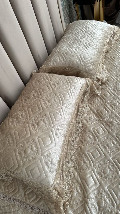 Покрывало с наволочками