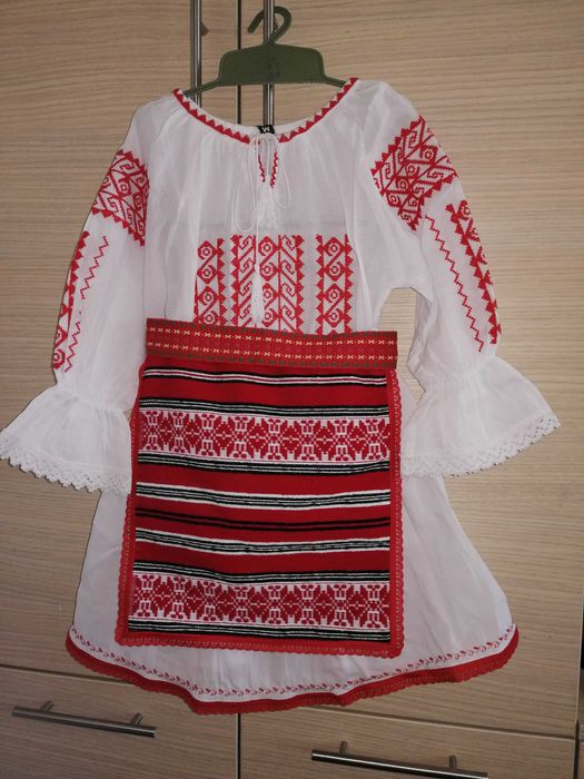 costumas traditional serbare 14/16 ani