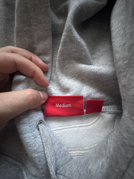 Сив суичър на supreme