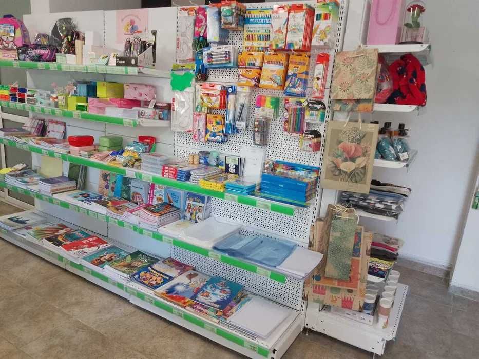 Островен стелаж за аптека, книжарница, зоомагазин, детски магазин и др