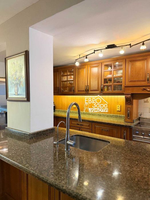 Двуетажна Къща с гараж за продажба в град Стара Загора