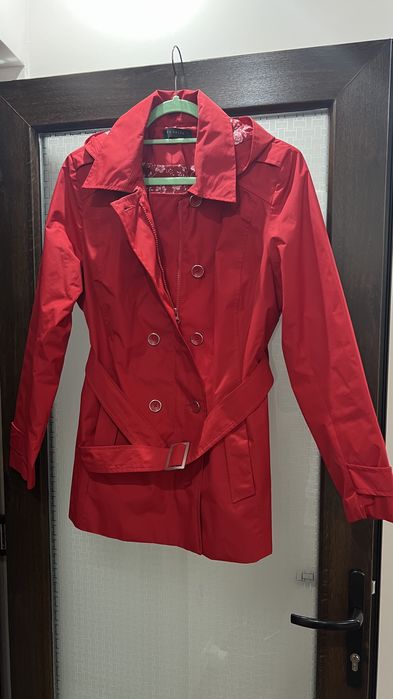 Trench dama culoare rosu