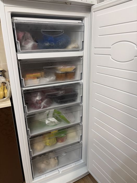 Продам морозильную камеру