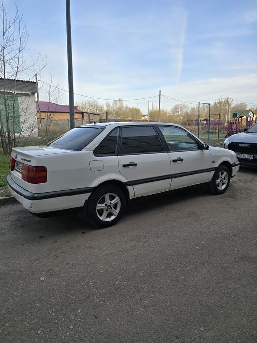 Продам Фольксваген Пассат б4 1.8