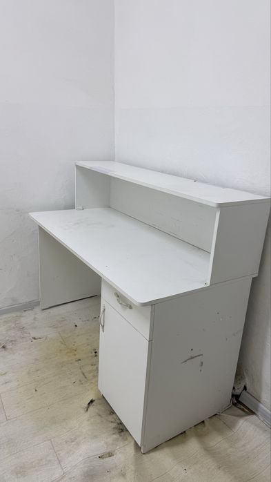 Продам стойку для ресепшена