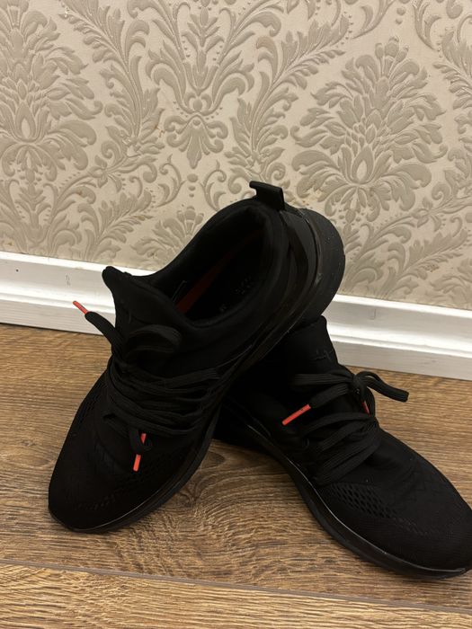 Adidasi purtati foarte putin, stare f buna! Marimea 38