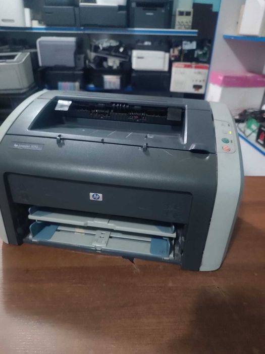 Продам принтер Hp laserJet 1010