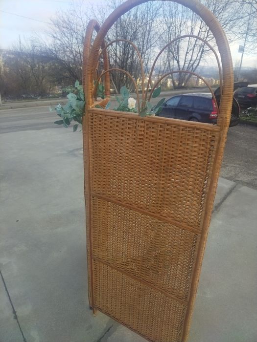 Изящен разделителен свободно стоящ параван от ратан с 2 пана от плетен