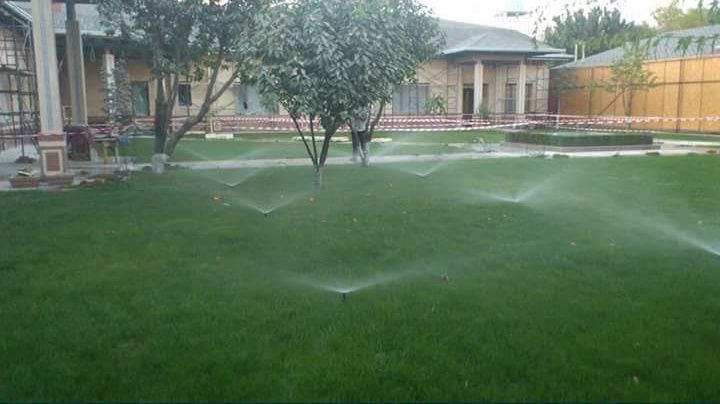 Газон уруг поливной система