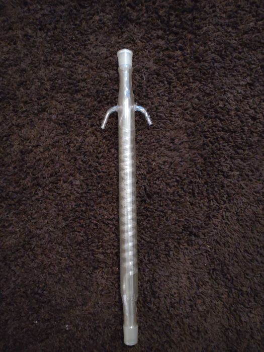 Хладник, лаболаторна стъклария