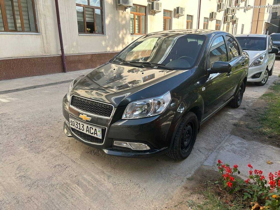 Nexia 3 SOTILADI  mexanika 2021-yil  53000 yurgan xolati a'lo