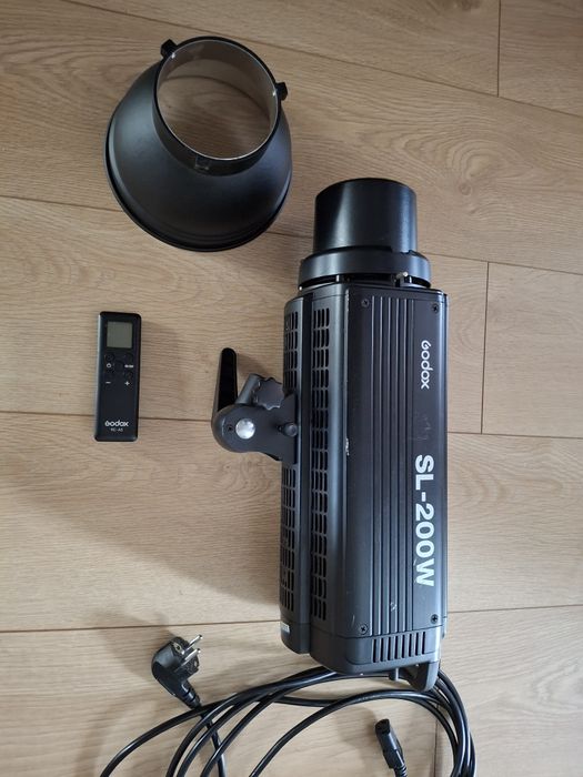 Lampa video LED Godox SL-200W