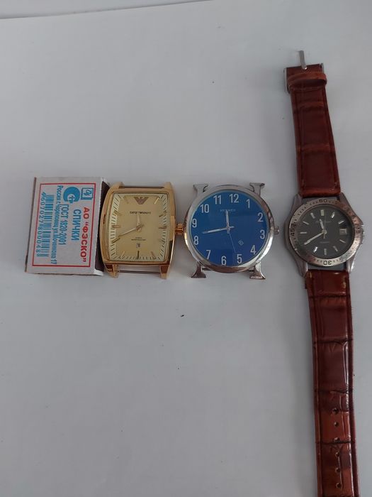 Часы наручные кварцевые.