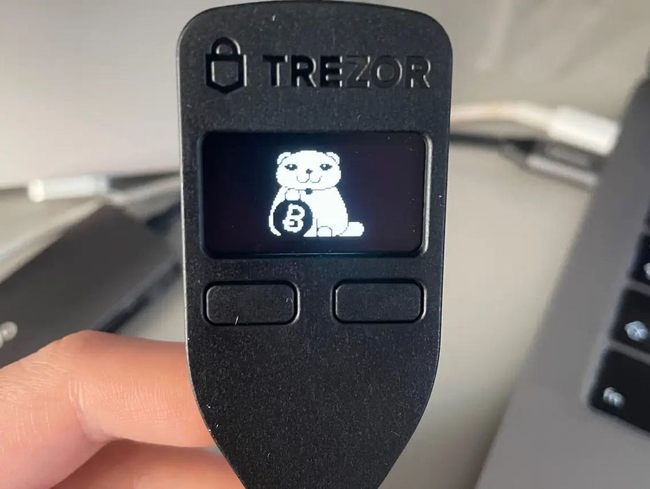 Кошелек для криптовалюты Trezor