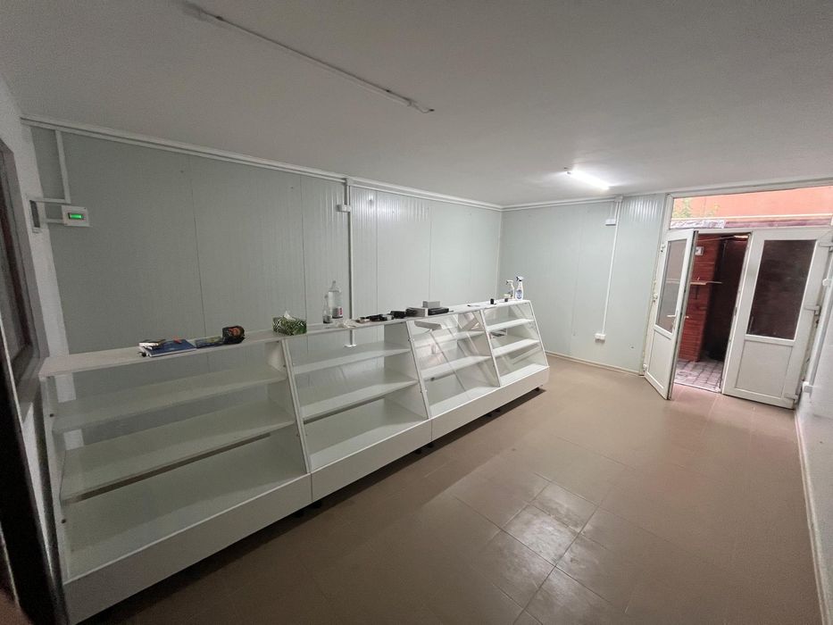 Inchiriez spatiu comercial  1 Mai