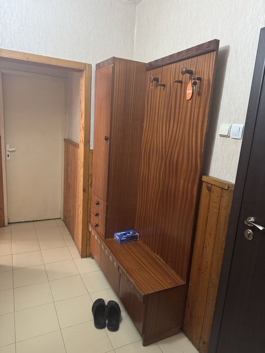Едностаен под наем