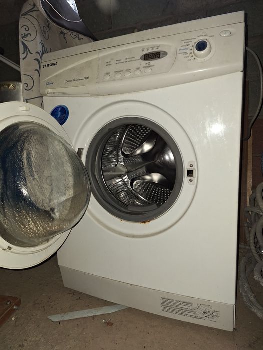 Продам стиральную машину