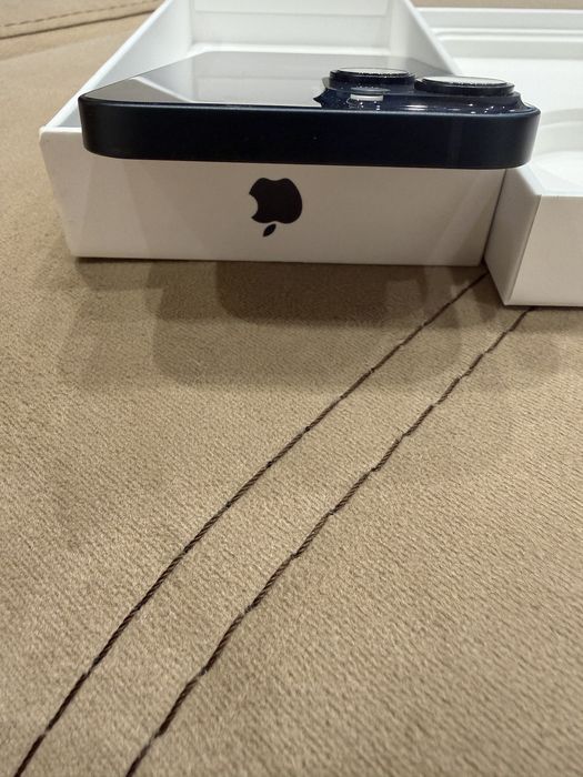 iPhone 14 и зарядно