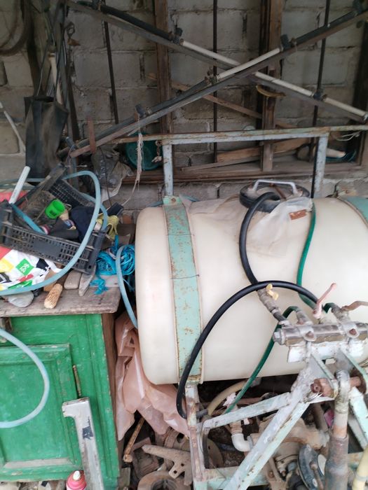 Instalație de erbicidat pt tractor