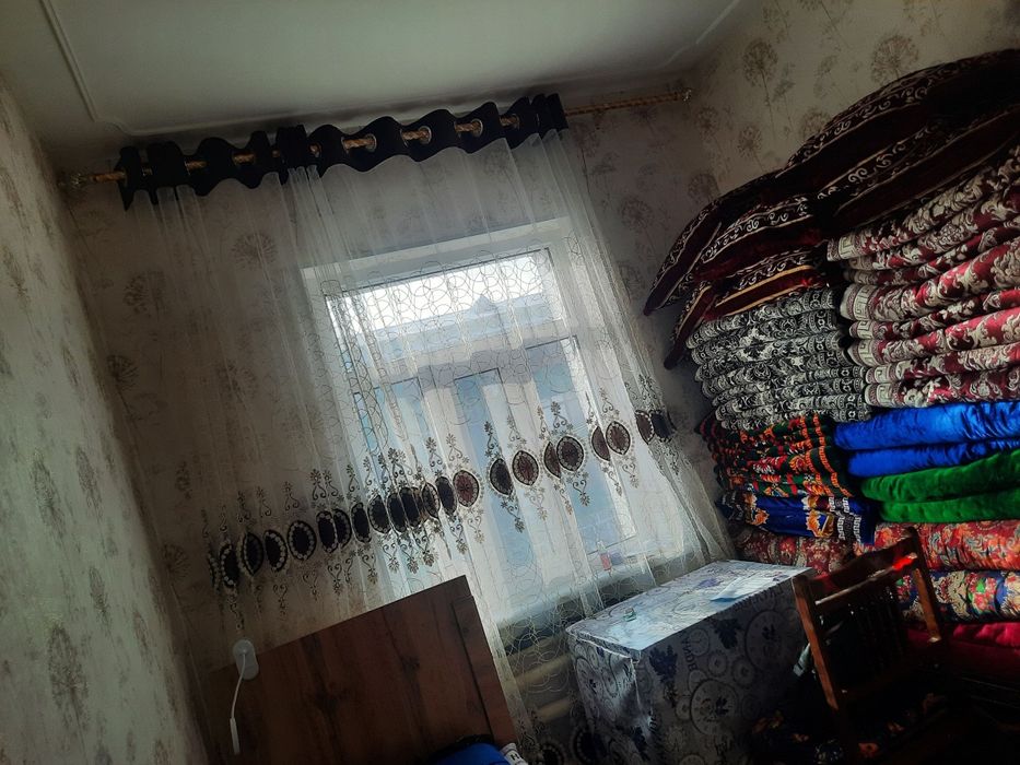 Uy sotiladi Gulistondan