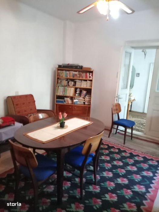 Casa de vanzare, 178 mp, teren 406, zona Bals