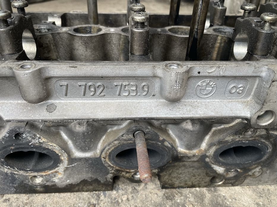 Глава BMW /бмв  77885649 BMW X5 (e53) M57TUE2