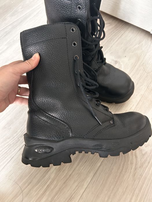 Продам утепленные берцы 37 р.