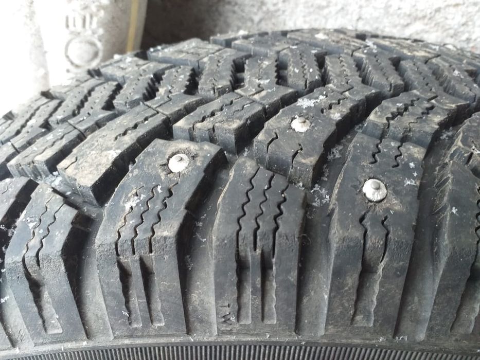 Продам резину шиповка