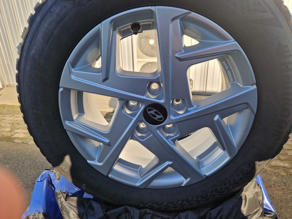 Зимни гуми Hankook Winter i*cept RS3 205/65R16 95H с джанти – 4 броя