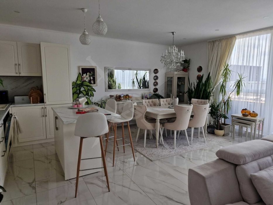 Продава се Тристаен апартамент в Варна, Гранд Мол Варна - 174 кв.м за 2069 €/кв.м - Снимка #5