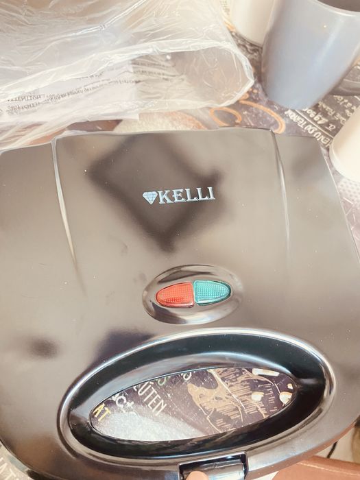 Продам НОВУЮ вафельницу