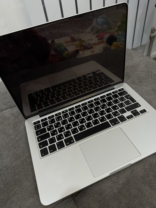 MacBook Pro 13 идеалной состаение за 150 тыс