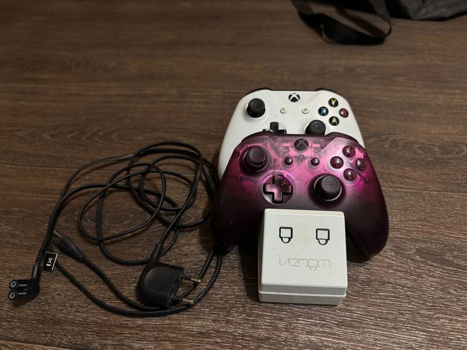 Продам Xbox One S 1tb