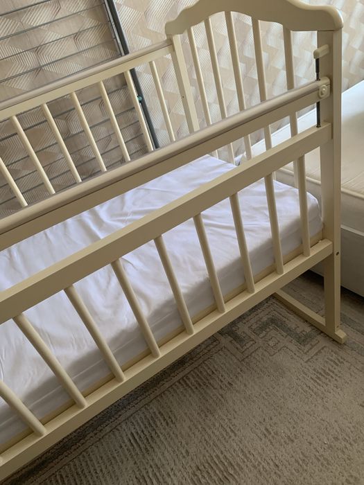 Продам детскую кроватку