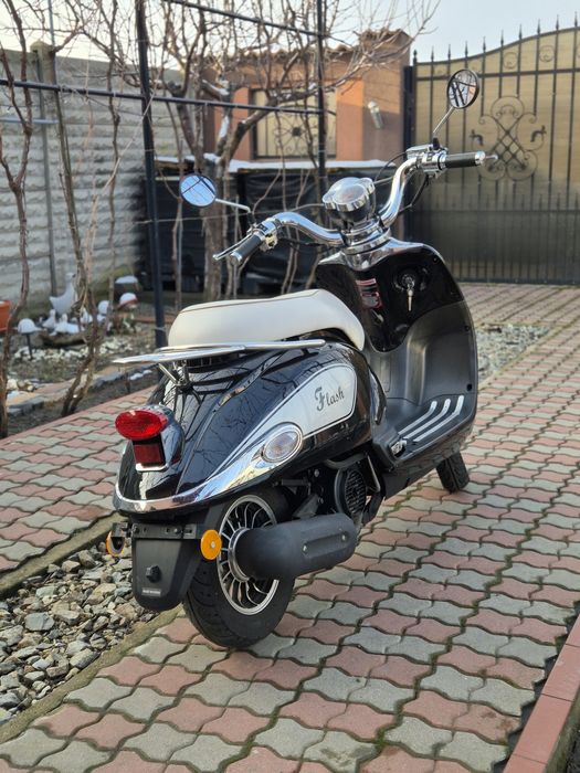 Scuter/Moped 125cc 4T (copie Vespa)