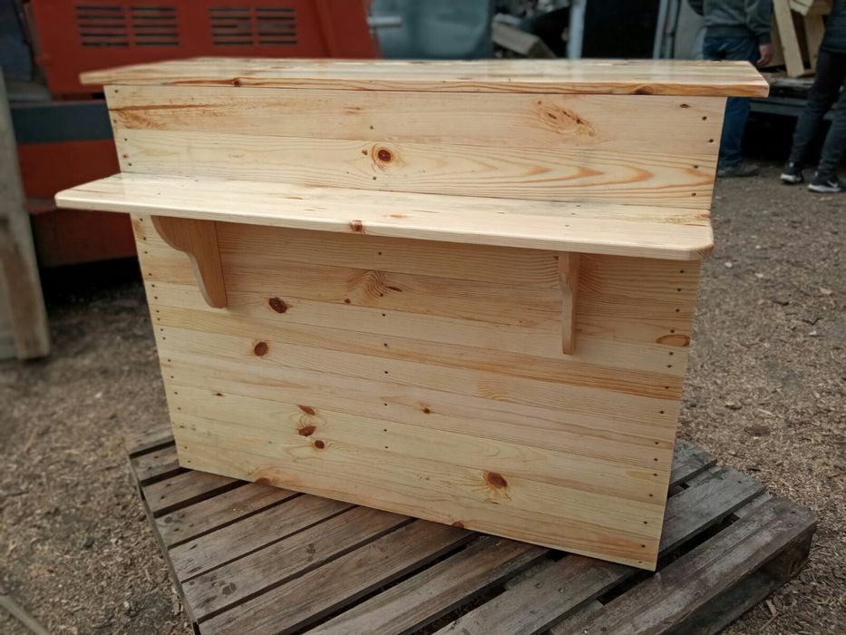 Мебели за дома и градинта